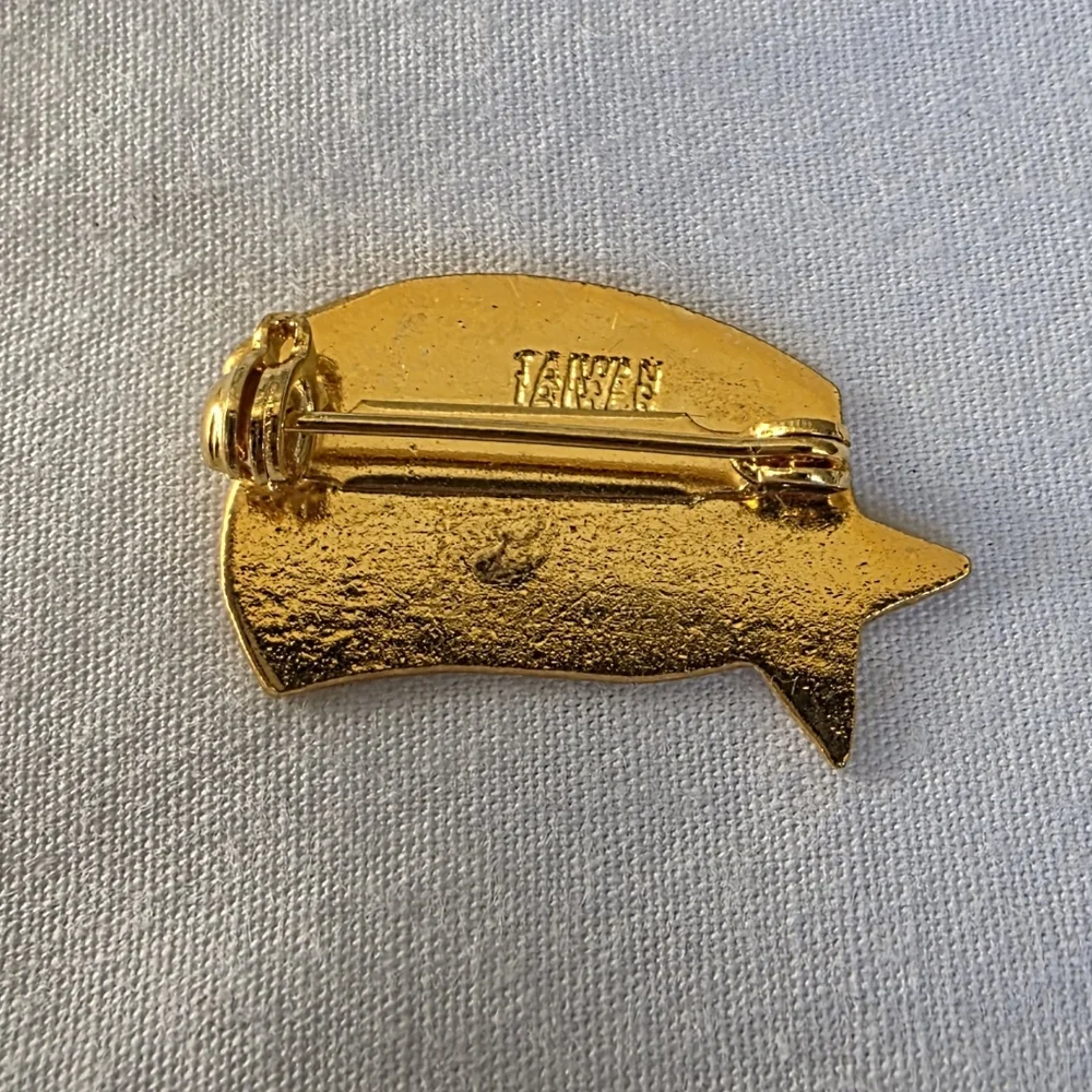 N/A vintage pin